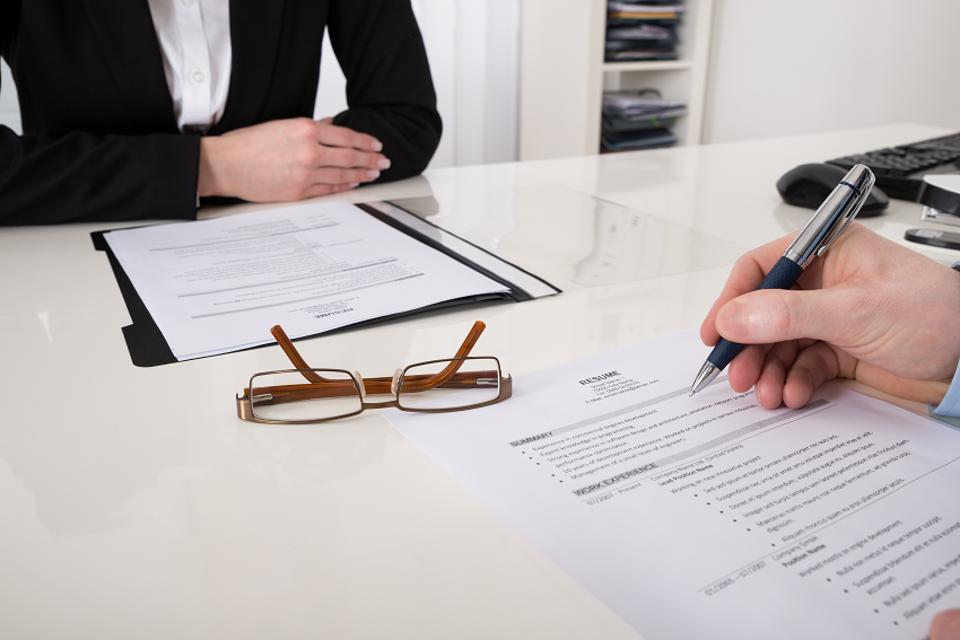 The Right Way to Talk About Salary During a Job Interview AppleOne Blog